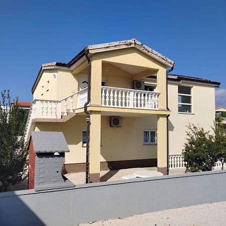 Apartments Draga - Comfortable & Afordable วีร์ ภายนอก รูปภาพ