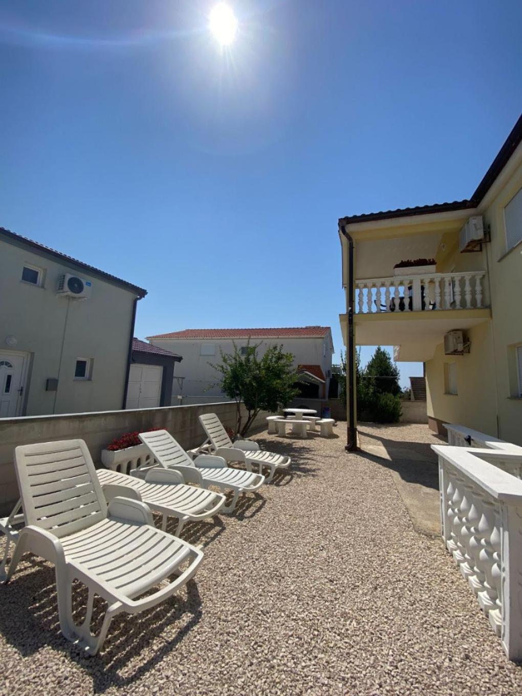 Apartments Draga - Comfortable & Afordable วีร์ ภายนอก รูปภาพ